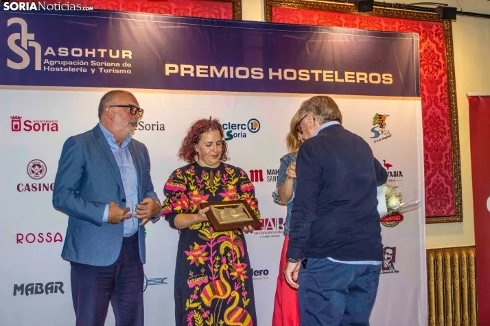 GALER&Iacute;A | Emoci&oacute;n, reconocimiento y homenajes en los premios de la Hosteler&iacute;a