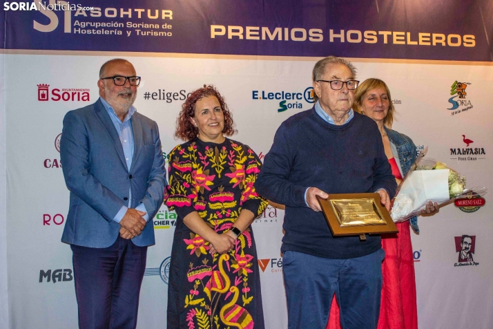 GALER&Iacute;A | Emoci&oacute;n, reconocimiento y homenajes en los premios de la Hosteler&iacute;a