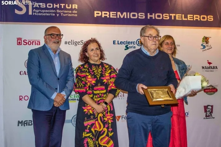 GALER&Iacute;A | Emoci&oacute;n, reconocimiento y homenajes en los premios de la Hosteler&iacute;a