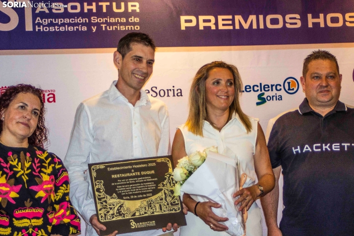 GALER&Iacute;A | Emoci&oacute;n, reconocimiento y homenajes en los premios de la Hosteler&iacute;a