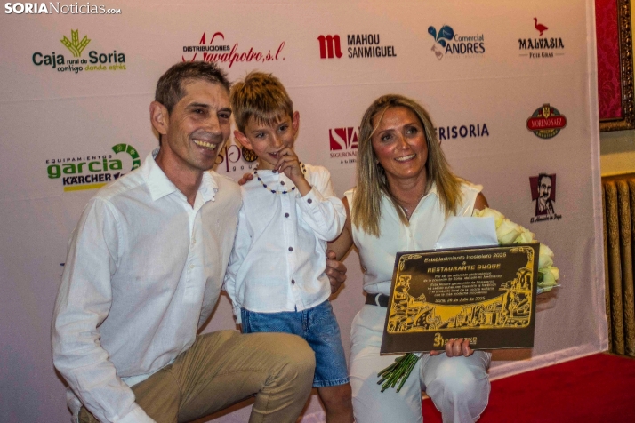 GALER&Iacute;A | Emoci&oacute;n, reconocimiento y homenajes en los premios de la Hosteler&iacute;a