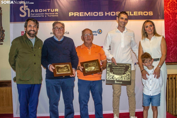 GALER&Iacute;A | Emoci&oacute;n, reconocimiento y homenajes en los premios de la Hosteler&iacute;a