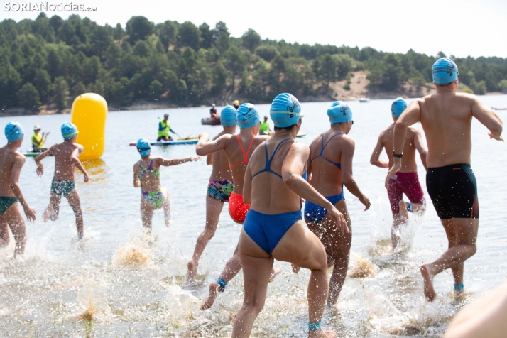 Travesía a nado en el Embalse de la Cuerda