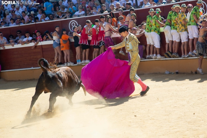Viernes de Toros 2025 matinal plaza