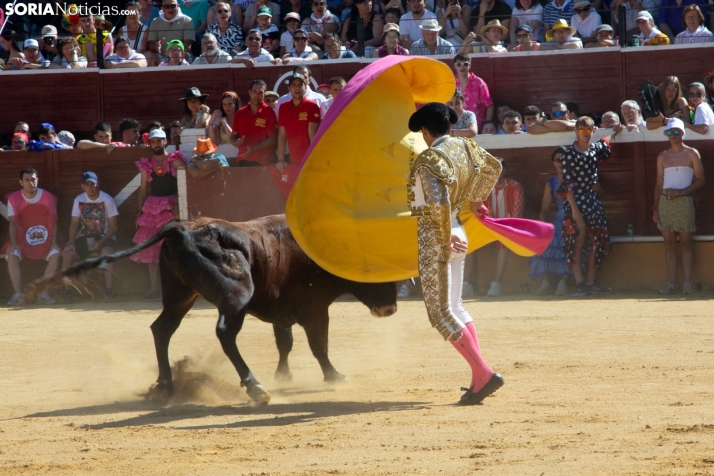 Viernes de Toros 2025 matinal plaza