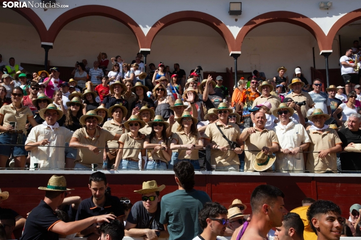 Viernes de Toros 2025 matinal plaza