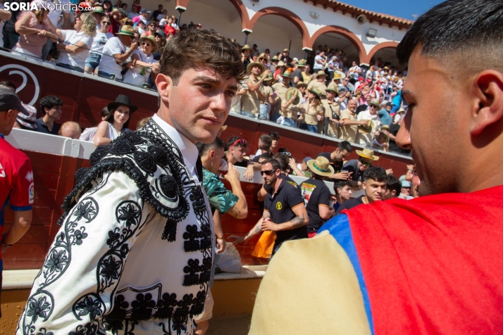 Viernes de Toros 2025 matinal plaza