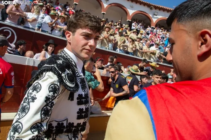 Viernes de Toros 2025 matinal plaza