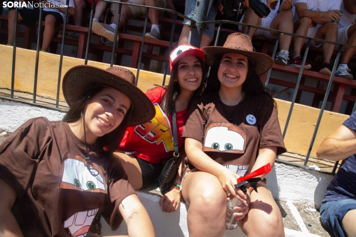 Viernes de Toros 2025 matinal plaza