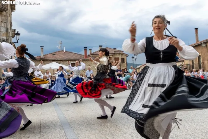 IX Certamen de Folklore de Duruelo de la Sierra./ Viksar Fotografía