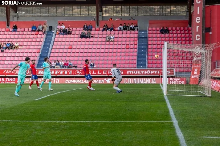 Numancia vs Sámano./ Viksar Fotografía