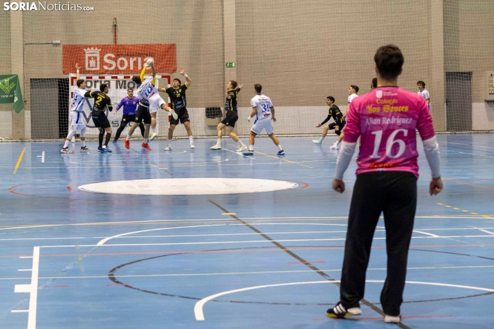 Balomano: BM Soria vs Club Cisne./ Viksar Fotografía