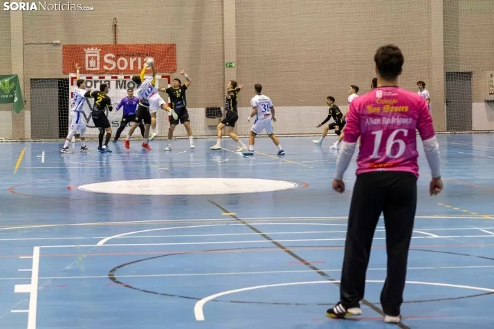 Balomano: BM Soria vs Club Cisne./ Viksar Fotografía
