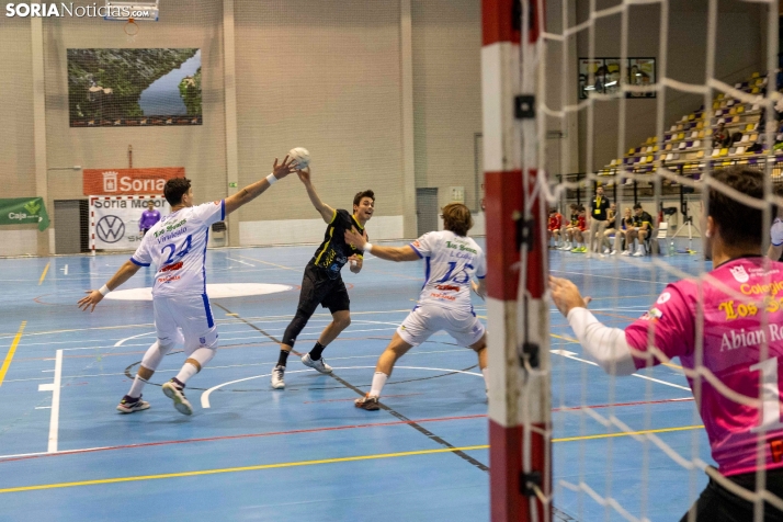 Balomano: BM Soria vs Club Cisne./ Viksar Fotografía