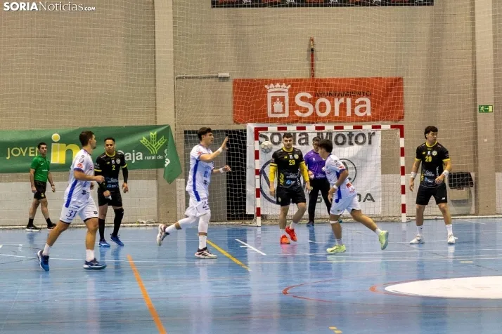 Balomano: BM Soria vs Club Cisne./ Viksar Fotografía