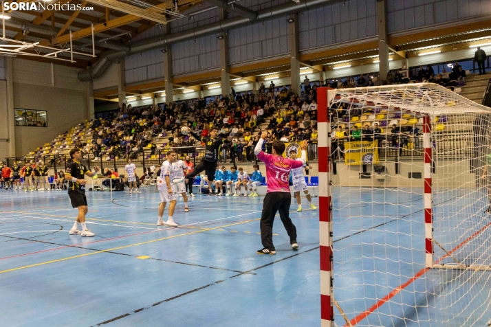 Balomano: BM Soria vs Club Cisne./ Viksar Fotografía