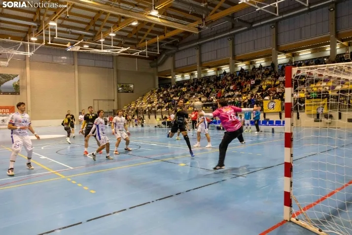 Balomano: BM Soria vs Club Cisne./ Viksar Fotografía