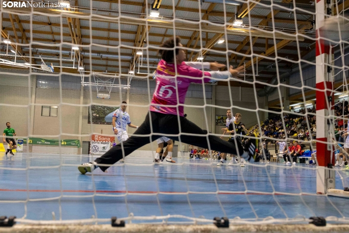 Balomano: BM Soria vs Club Cisne./ Viksar Fotografía
