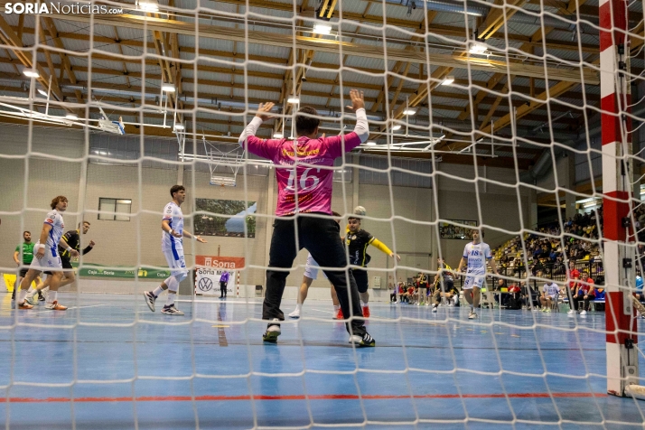 Balomano: BM Soria vs Club Cisne./ Viksar Fotografía