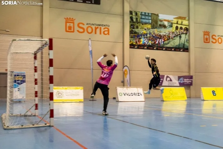 Balomano: BM Soria vs Club Cisne./ Viksar Fotografía