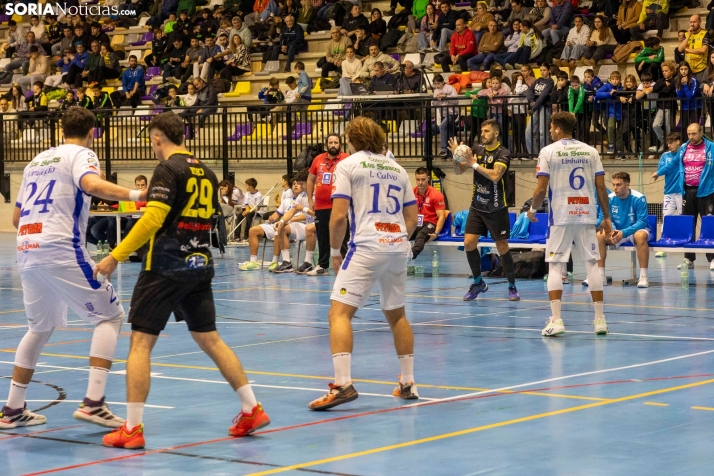 Balomano: BM Soria vs Club Cisne./ Viksar Fotografía