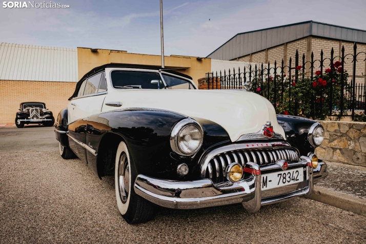 Coches clásicos en San Esteban 2025./ Viksar Fotografía