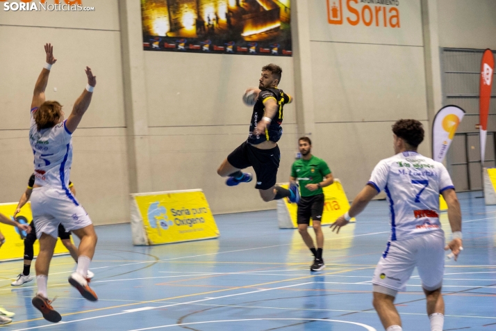 Balomano: BM Soria vs Club Cisne./ Viksar Fotografía
