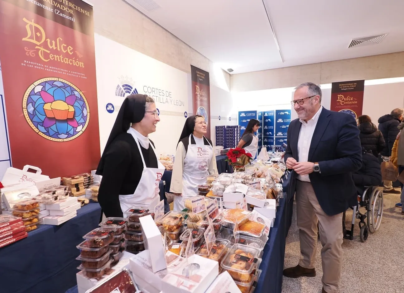 Foto 2 - Carlos Poll&aacute;n anima a comprar dulces conventuales para preservar el patrimonio art&iacute;stico de la Comunidad