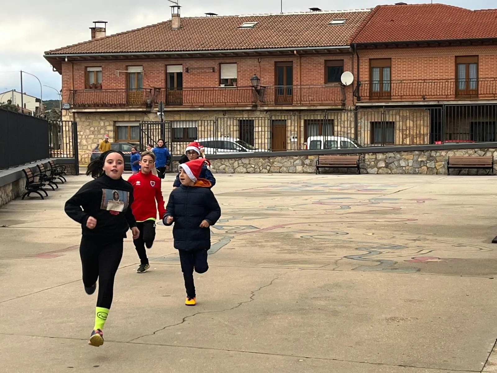 Foto 8 - San Leonardo celebra una nueva edici&oacute;n de su Marcha Solidaria y recauda 2.600 euros para Autismo-Soria 