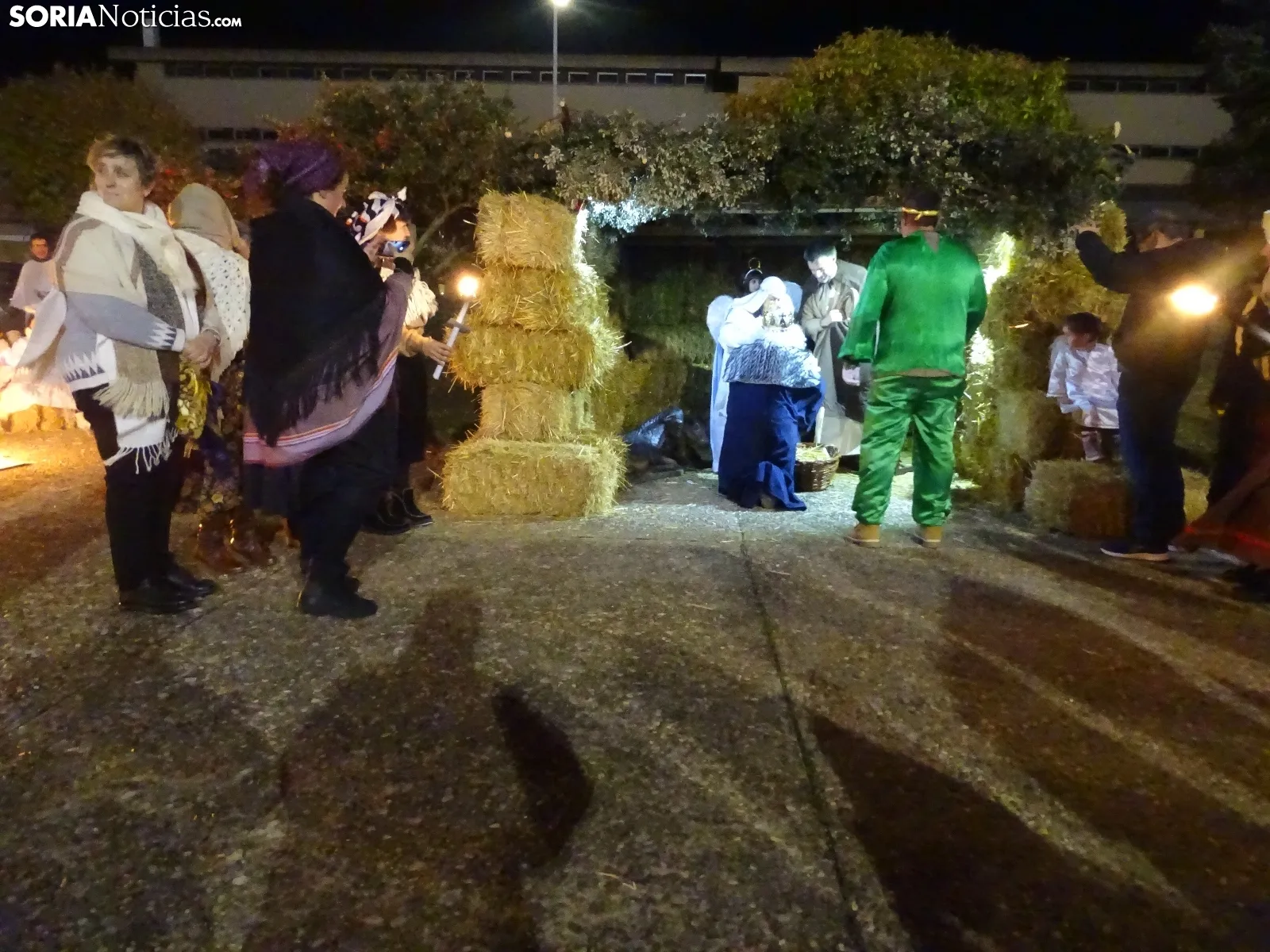 Foto 8 - CR&Oacute;NICA Y FOTOS | &Oacute;lvega, en conjunto, resplandece con su tradicional bel&eacute;n viviente