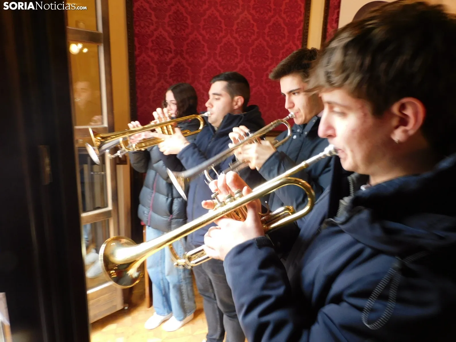 Imagen de uno de los conciertos durante este mediodía de viernes. /PC