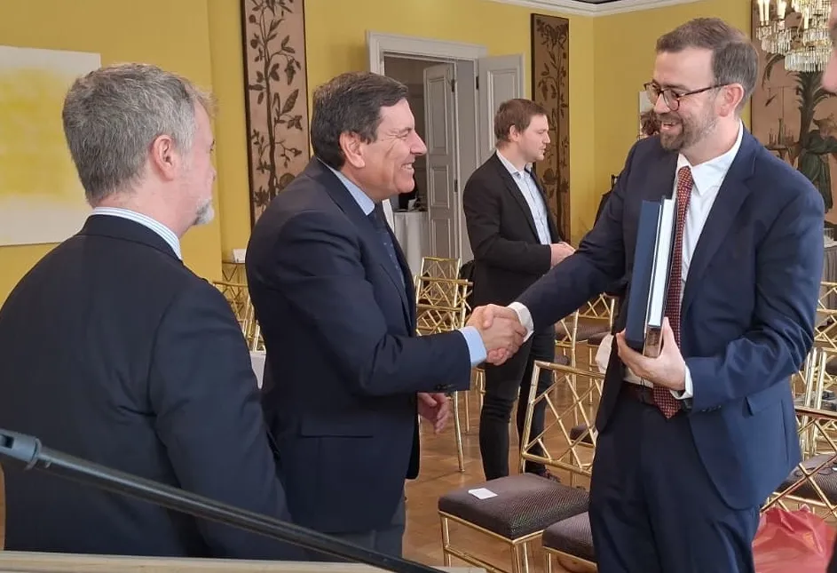 Foto 2 - La Junta negocia en Alemania la creaci&oacute;n de 1.100 empleos industriales para Castilla y Le&oacute;n
