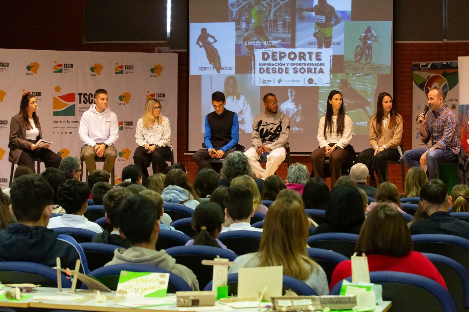 Foto 2 - Tierras del Cid reparte 1.400 euros en premios al talento joven de la Ribera del Duero soriana