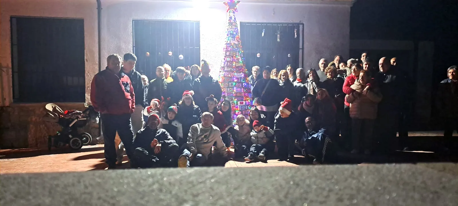 Foto 2 - Villaciervitos da la bienvenida a la Navidad con instalaci&oacute;n del bel&eacute;n y encendido del &aacute;rbol