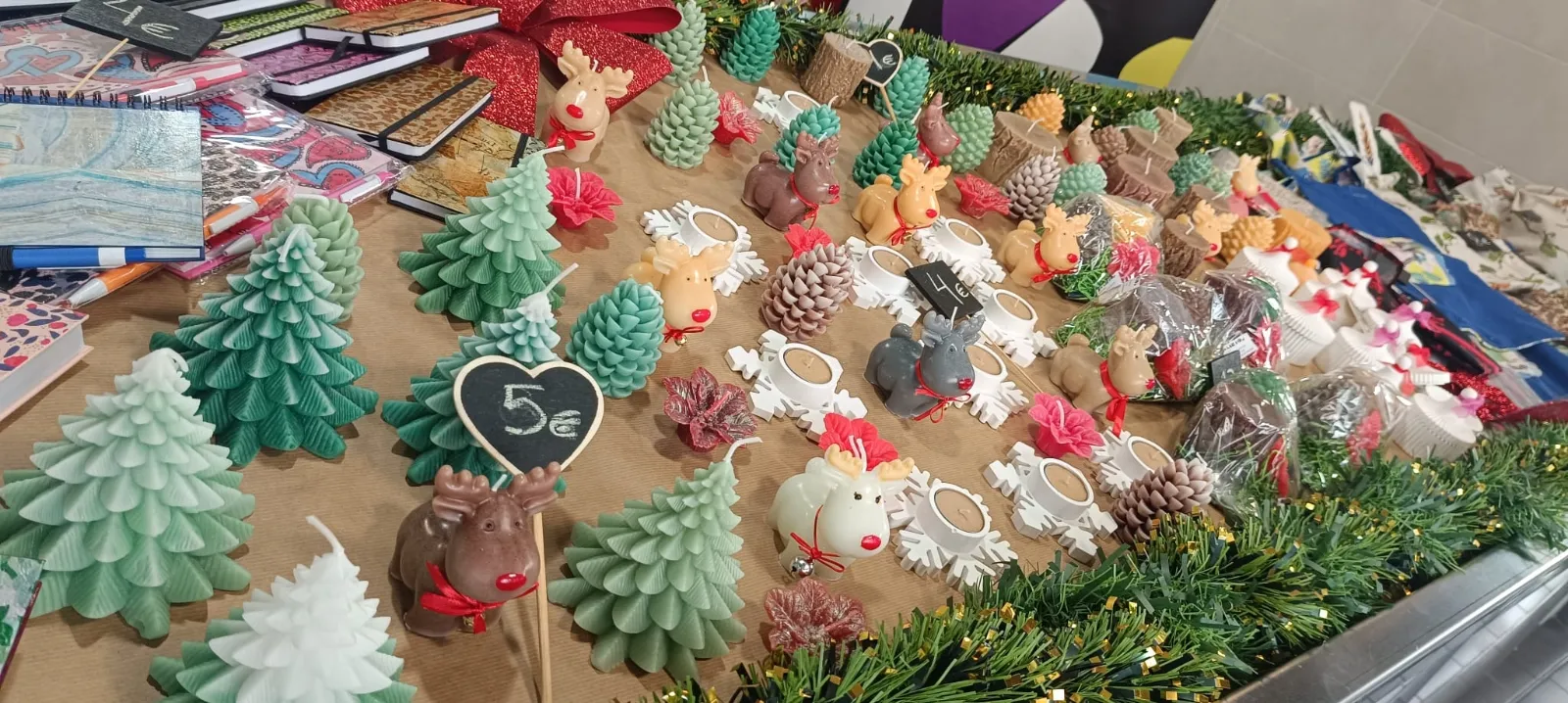 Foto 2 - La l&iacute;nea de productos artesanos 'Delirios Fadess Shop' regresa al Mercado de Abastos por Navidad