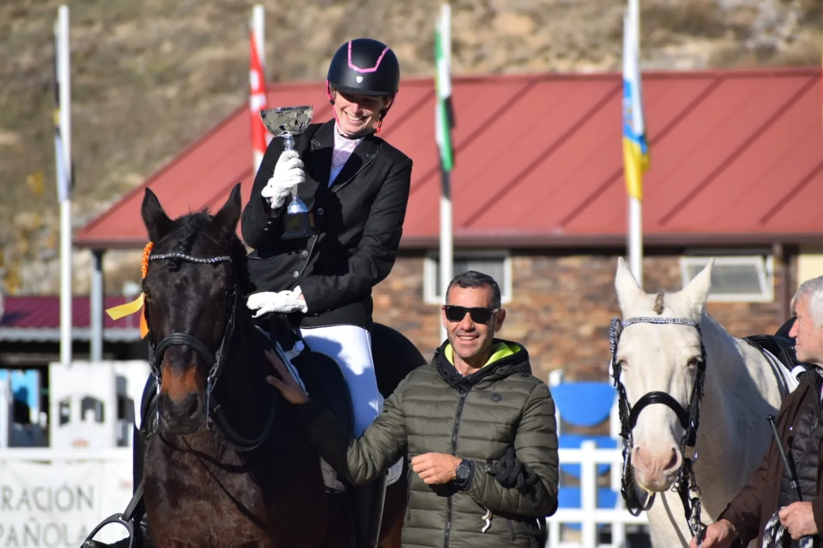 Foto 10 - El centro ecuestre El Robledal cierra la temporada con dos podios en Segovia