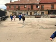 Foto 7 - San Leonardo celebra una nueva edici&oacute;n de su Marcha Solidaria y recauda 2.600 euros para Autismo-Soria 