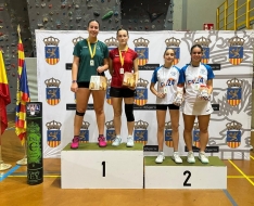 Foto 3 - Pleno de victorias para los veteranos del b&aacute;dminton soriano en Alfajar&iacute;n