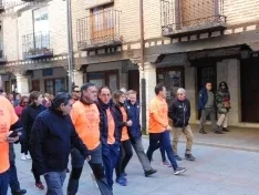 Foto 12 - Galer&iacute;a y cr&oacute;nica | El Burgo se viste de naranja para luchar contra el c&aacute;ncer