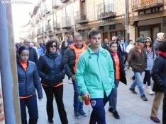 Foto 17 - Galer&iacute;a y cr&oacute;nica | El Burgo se viste de naranja para luchar contra el c&aacute;ncer