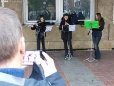 Imagen de uno de los conciertos durante este mediodía de viernes. /PC