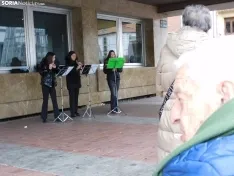 Imagen de uno de los conciertos durante este mediodía de viernes. /PC