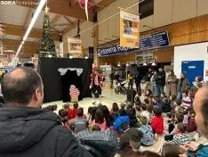 Foto 15 - La Navidad se apodera del E. Leclerc con un elfo que ha desatado las risas de los peque&ntilde;os