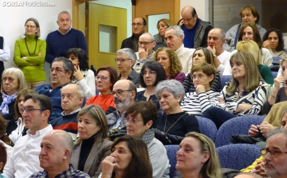 GALERÍA Y CRÓNICA | La Junta homenajea a 316 trabajadores en Soria por su dedicación al servicio ciudadano