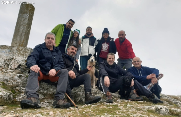 El belén ya luce en el Pico Frentes