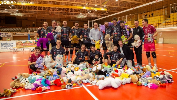 GALERÍA | Los peluches surcan el ambiente de Los Pajaritos