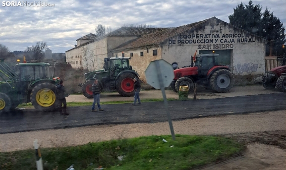Dos centenares de vehículos secundan las movilizaciones de los agricultores independientes en Soria