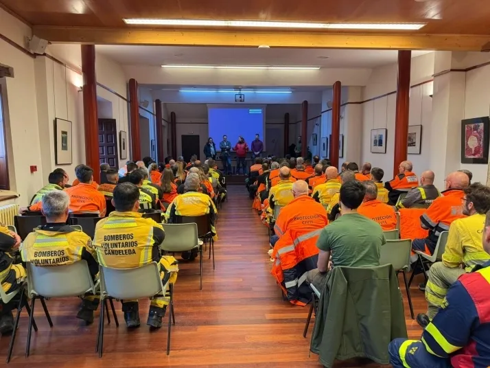 Foto 2 - Castilla y Le&oacute;n blinda sus pueblos con 429 efectivos especializados en incendios de interfaz