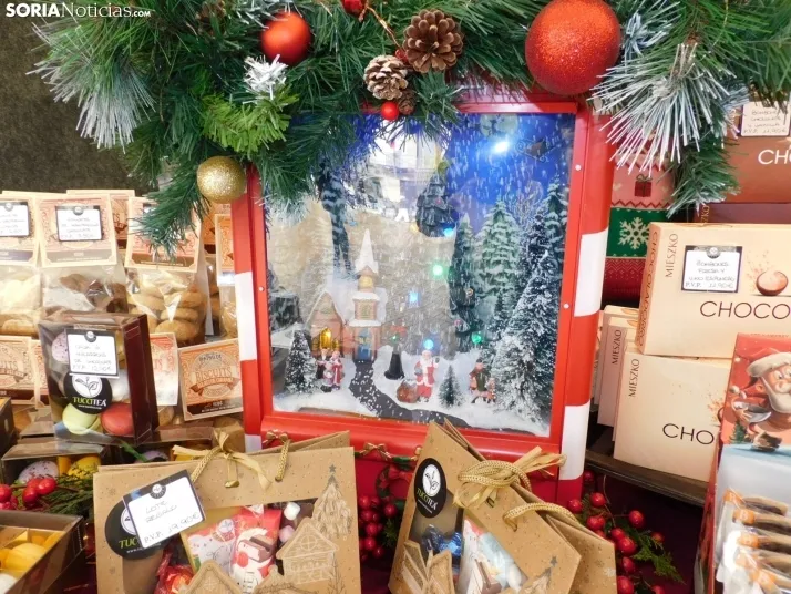 En im&aacute;genes: El esp&iacute;ritu navide&ntilde;o se apodera de Almaz&aacute;n con un mercadillo, concier