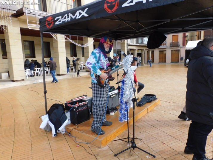 En im&aacute;genes: El esp&iacute;ritu navide&ntilde;o se apodera de Almaz&aacute;n con un mercadillo, concier